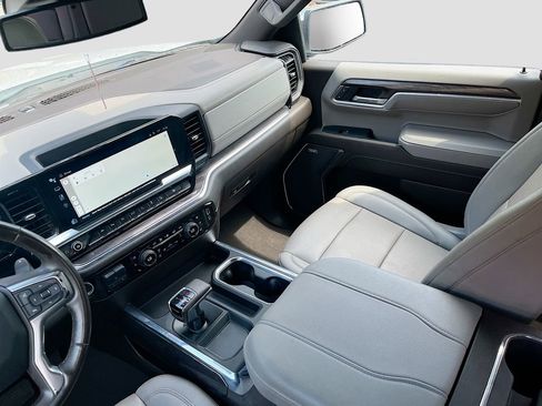 Used 2024 Chevrolet Silverado 1500 LTZ image 24