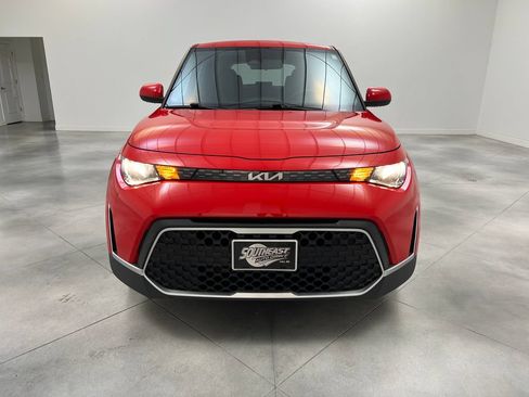Used 2024 Kia Soul LX w/ Option Group 015 FWD image 3
