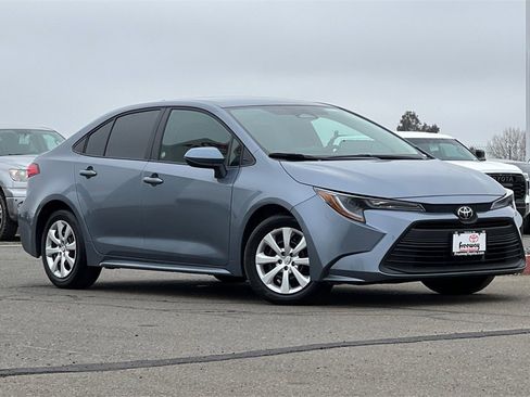 Certified 2025 Toyota Corolla LE image 2