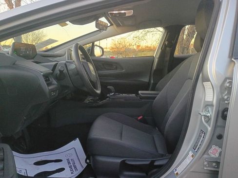Used 2025 Toyota Prius LE image 12