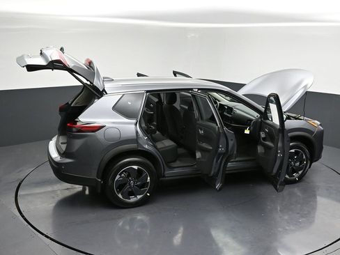 New 2026 Nissan Rogue SV w/ Cold Weather Package image 32