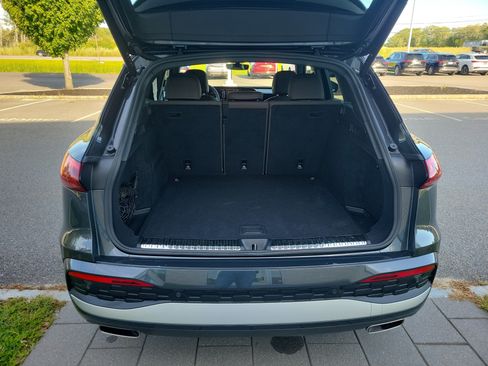Used 2025 Audi Q5 Premium w/ Convenience Package AWD/4WD image 16