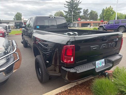 Used 2025 RAM 3500 Laramie AWD/4WD image 6