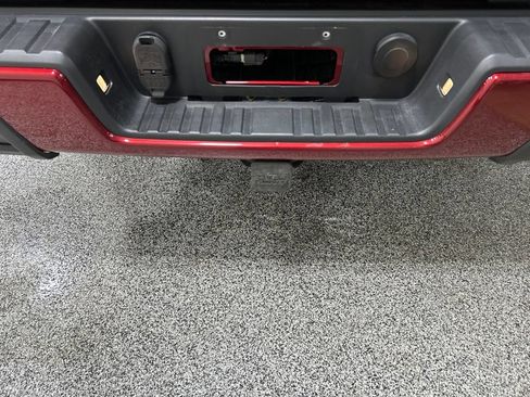 Used 2018 Chevrolet Colorado Z71 AWD/4WD image 26