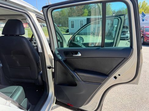 Used 2013 Volkswagen Tiguan S image 19