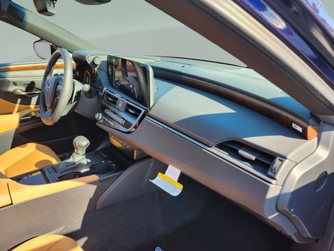 New 2025 Lexus ES 350 w/ Premium Package image 24