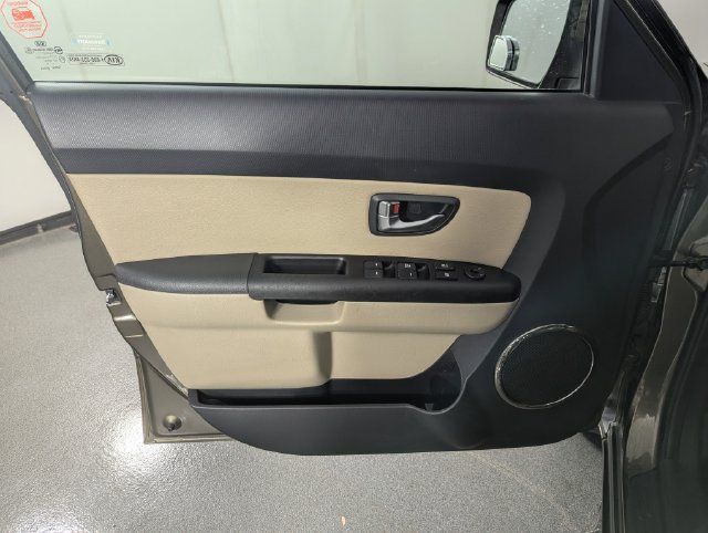 Used 2012 Kia Soul ! FWD image 9