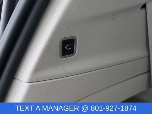 Used 2023 Chrysler Voyager LX FWD image 13