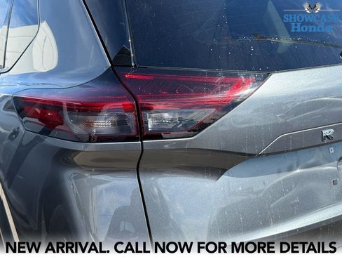 Used 2023 Nissan Rogue SL image 10