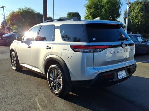 Used 2023 Nissan Pathfinder SV image 25