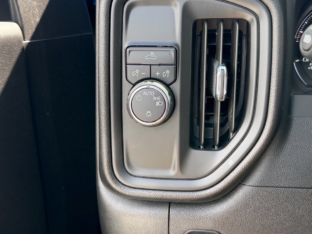 Used 2024 Chevrolet Silverado 1500 Custom RWD image 27