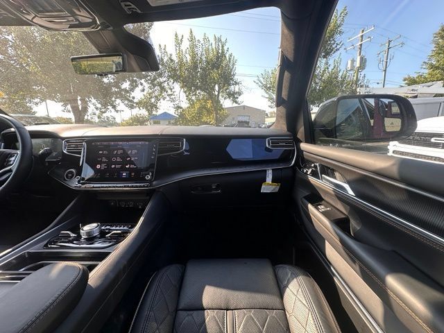 Used 2025 Jeep Grand Wagoneer Series III w/ Rear Seat Video Group 1 AWD/4WD image 26