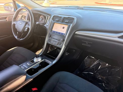 Used 2020 Ford Fusion SE FWD image 13