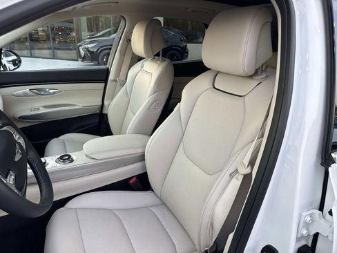 Used 2025 Genesis GV70 2.5T w/ Select Package image 23