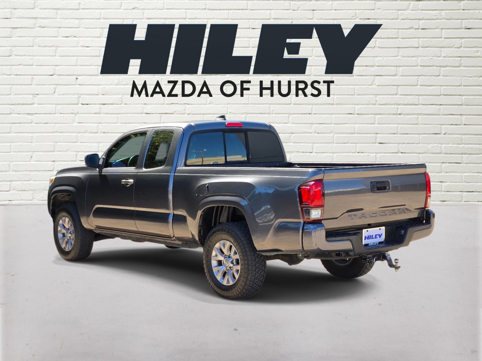 Used 2018 Toyota Tacoma SR RWD image 5