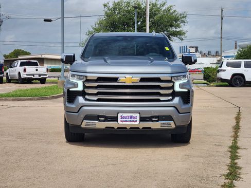 Used 2024 Chevrolet Silverado 1500 High Country w/ High Country Premium Package AWD/4WD image 6