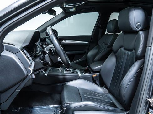 Used 2020 Audi Q5 2.0T Titanium Premium Plus w/ Premium Plus Package image 5