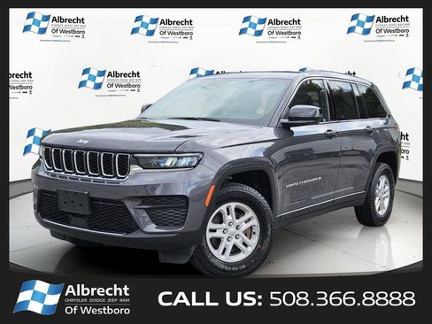 Used 2024 Jeep Grand Cherokee Laredo AWD/4WD image 1