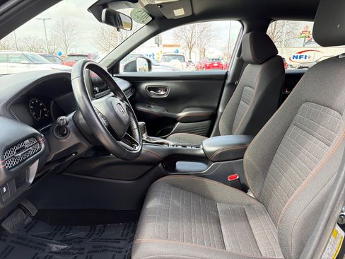 Used 2025 Honda HR-V Sport image 12