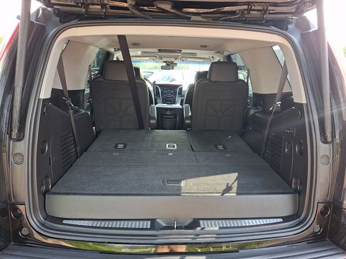 Used 2018 Cadillac Escalade Premium Luxury AWD/4WD image 32