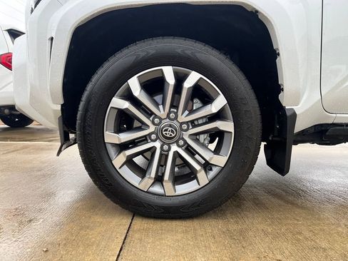 Used 2025 Toyota 4Runner Limited image 26