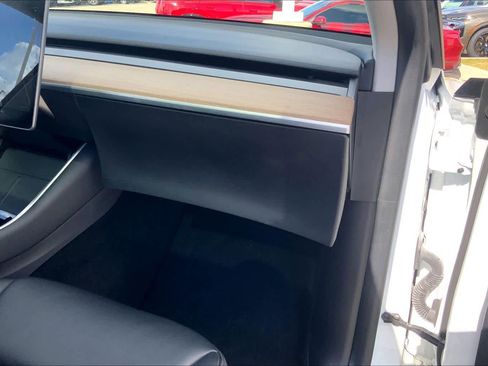 Used 2021 Tesla Model Y Long Range image 17