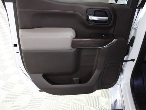 Used 2021 GMC Sierra 1500 SLT image 17