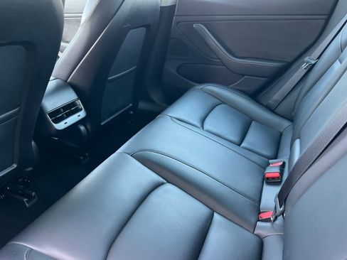 Used 2019 Tesla Model 3 RWD image 4