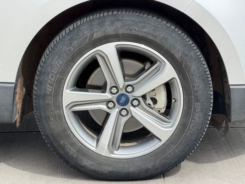 Used 2019 Ford Edge SEL w/ Equipment Group 201A FWD image 7