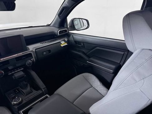 Used 2026 Toyota Tacoma SR5 AWD/4WD image 22