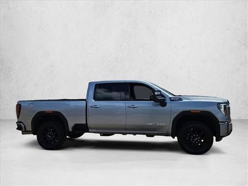 Used 2025 GMC Sierra 2500 AT4 AWD/4WD image 4