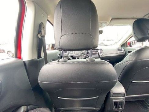 Used 2019 Jeep Compass Limited AWD/4WD image 35