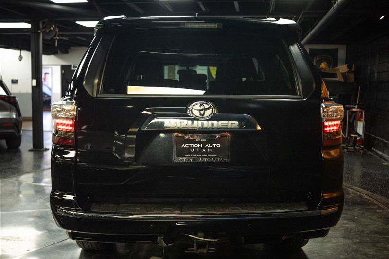 Used 2018 Toyota 4Runner Limited AWD/4WD image 6