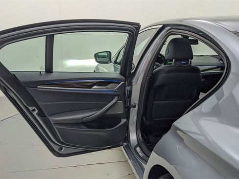 Used 2023 BMW 530e xDrive image 42