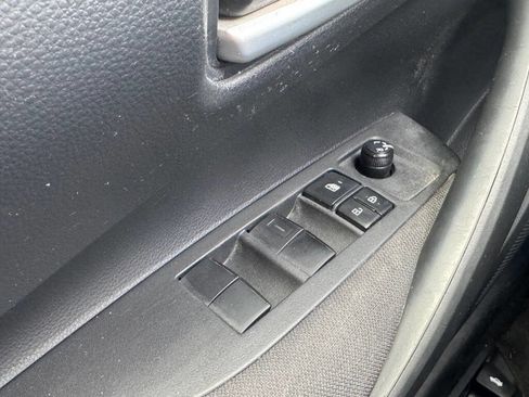 Used 2020 Toyota Corolla LE image 17