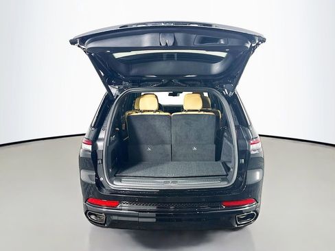 New 2025 Jeep Grand Cherokee L Summit image 16