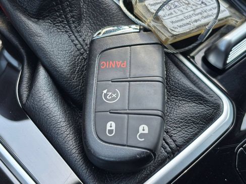 Used 2025 Jeep Compass Limited AWD/4WD image 21