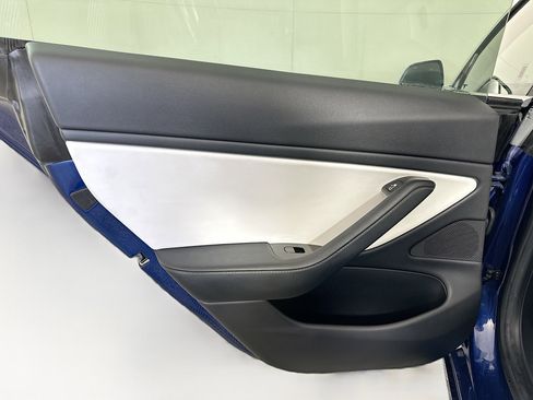 Used 2020 Tesla Model 3 Standard Range Plus image 25