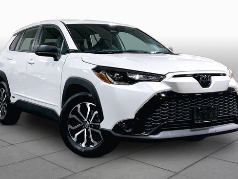 Used 2024 Toyota Corolla Cross AWD Hybrid image 3