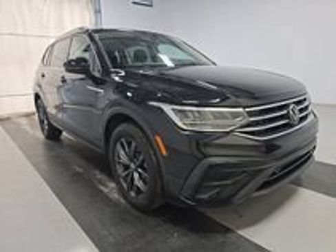 Used 2023 Volkswagen Tiguan SE FWD image 18