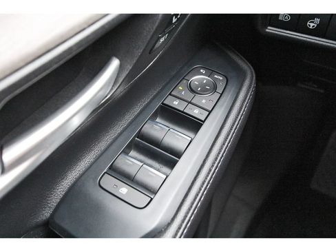 Used 2024 Toyota Grand Highlander AWD image 23