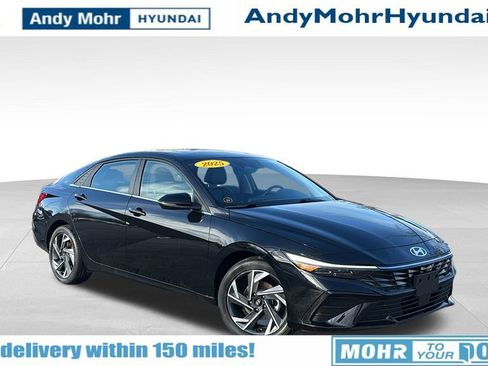 Used 2025 Hyundai Elantra Limited image 1