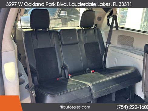 Used 2018 Dodge Grand Caravan SXT FWD image 29