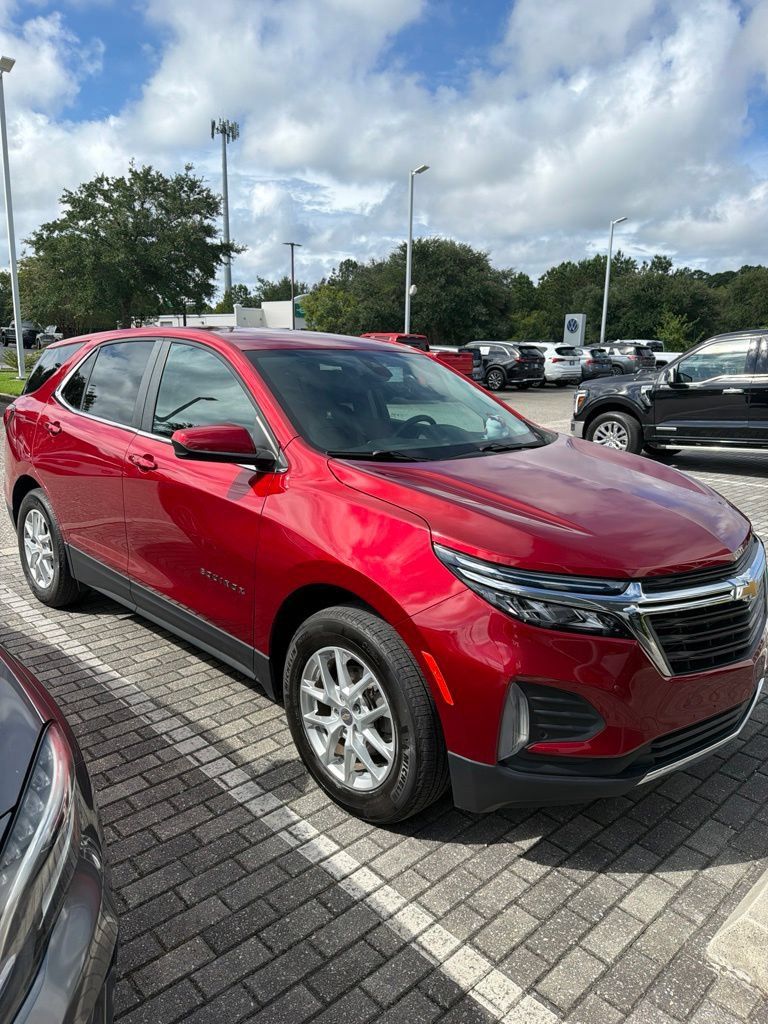 Used 2024 Chevrolet Equinox LT FWD image 1