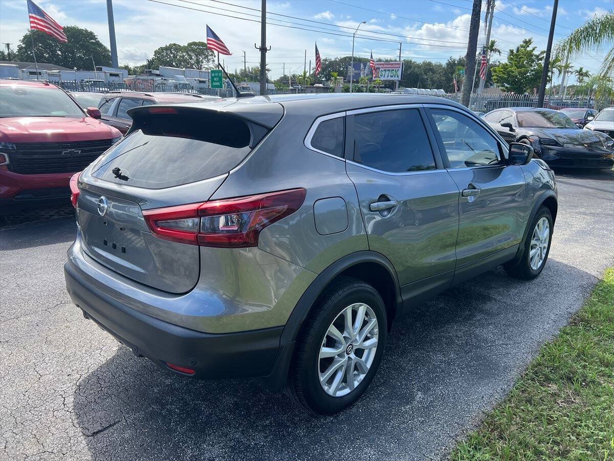 Used 2022 Nissan Rogue Sport S FWD image 5