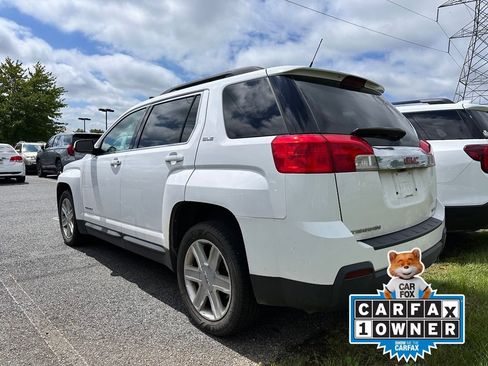 Used 2010 GMC Terrain SLE w/ Convenience Package AWD/4WD image 3