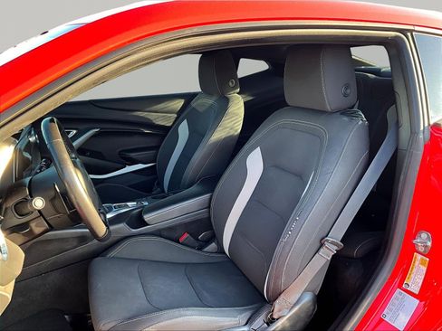 Used 2018 Chevrolet Camaro SS RWD image 21