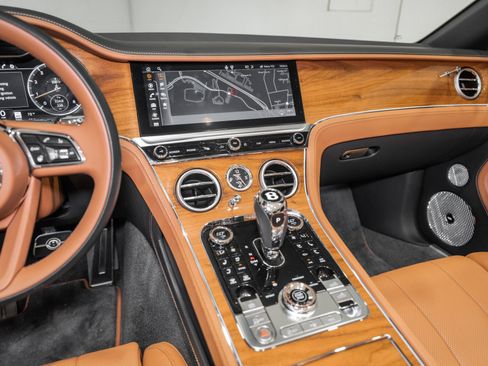 New 2024 Bentley Continental GT V8 AWD/4WD image 28