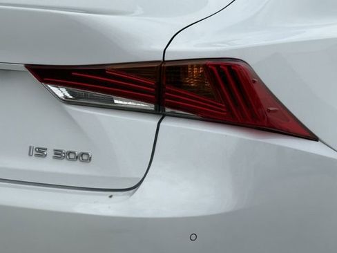Used 2019 Lexus IS 300 F Sport w/ F Sport Package image 7