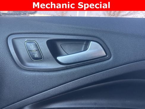 Used 2017 Ford Escape SE w/ Equipment Group 201A image 27